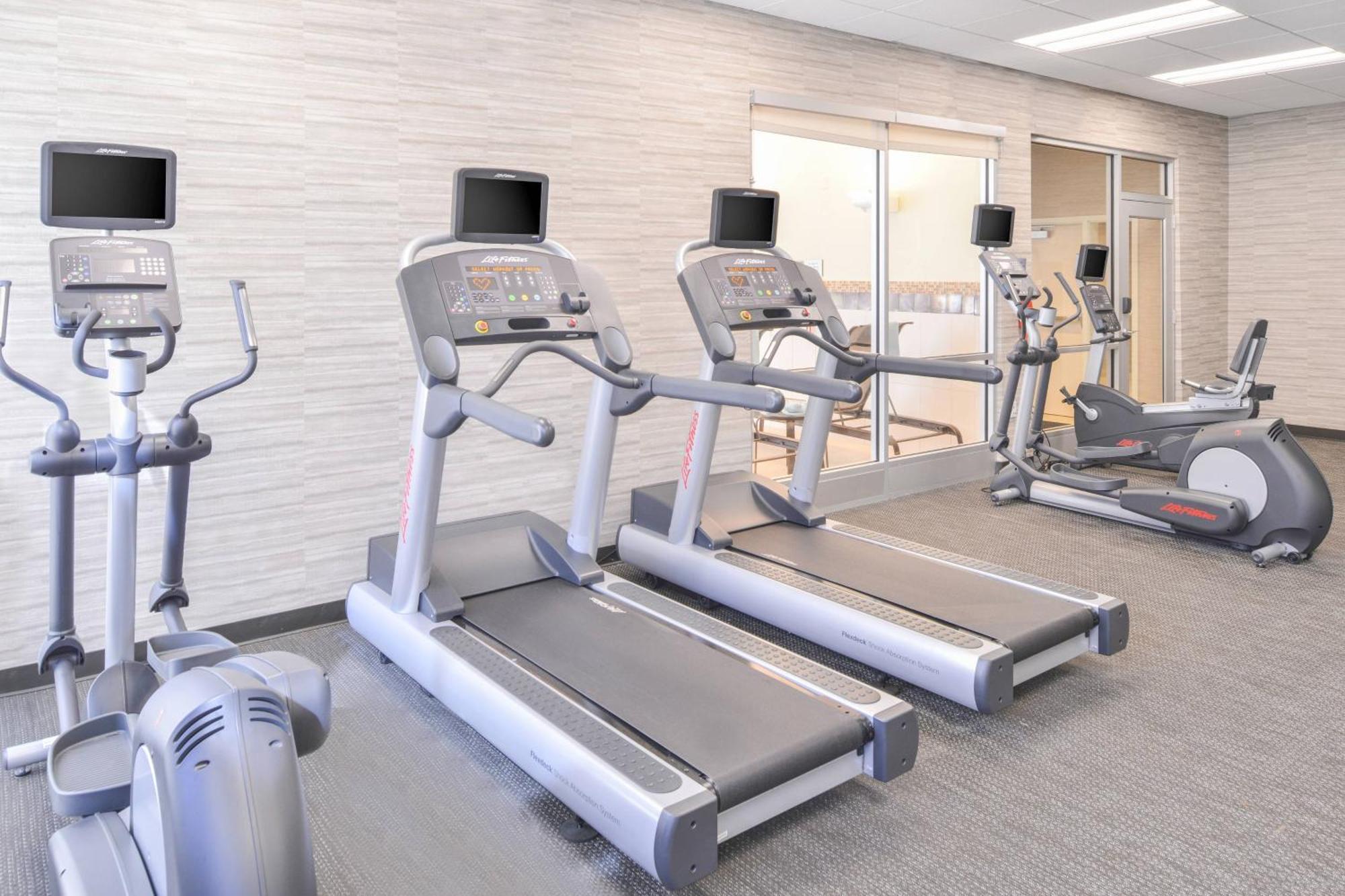 Courtyard By Marriott Columbus Ґров-Сіті Екстер'єр фото