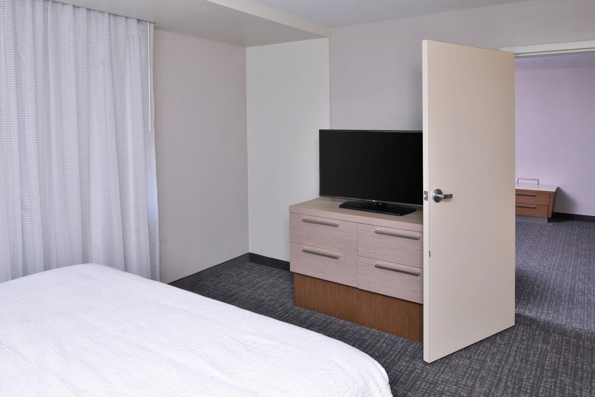 Courtyard By Marriott Columbus Ґров-Сіті Екстер'єр фото